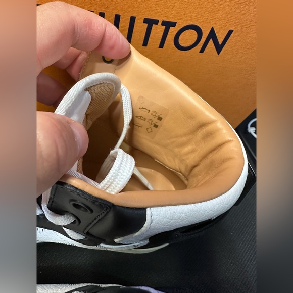 Louis Vuitton Rivoli high top nior and white sneakers nior sz us 7 eu 41.5 - Picture 6 of 11